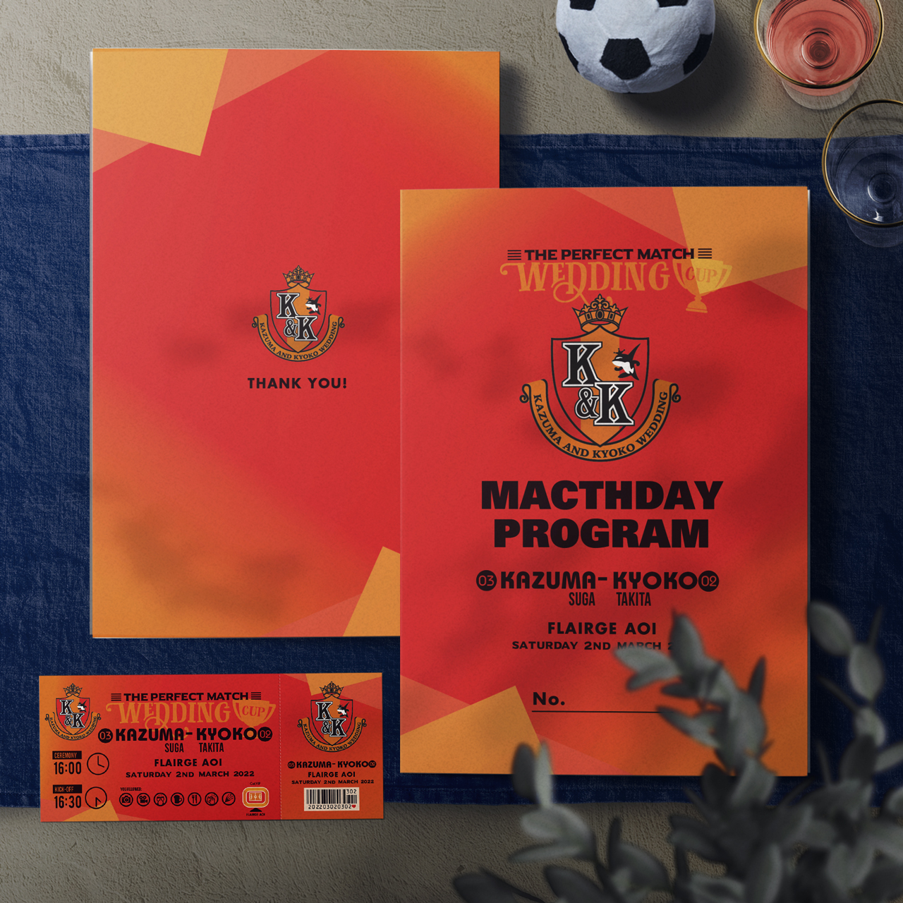 サッカーJリーグ名古屋グランパスエイトがモチーフのプロフィールパンフレット（プロフィールブック）